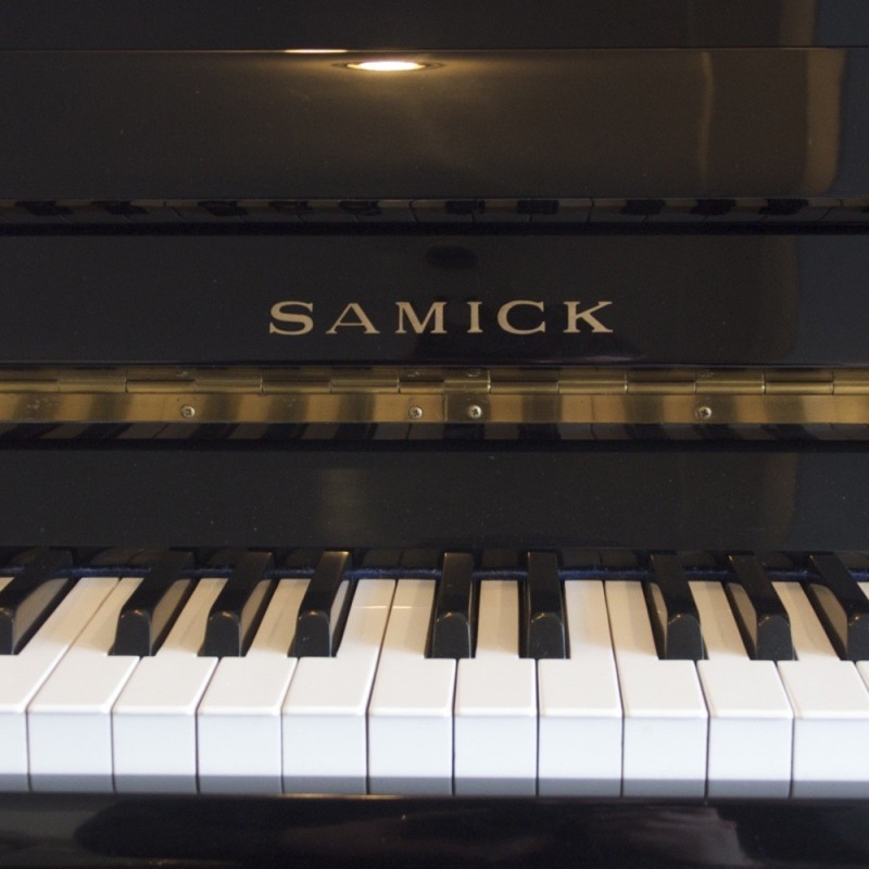 Samick S-108S piano