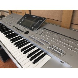 Clavier Arrangeur Tyros 4 avec son amplification Melody music caen